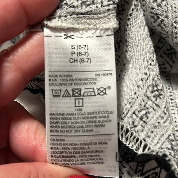 2 Girls Old Navy Summer Shirts, EUC, Size 6-7 - Picture 12 of 14